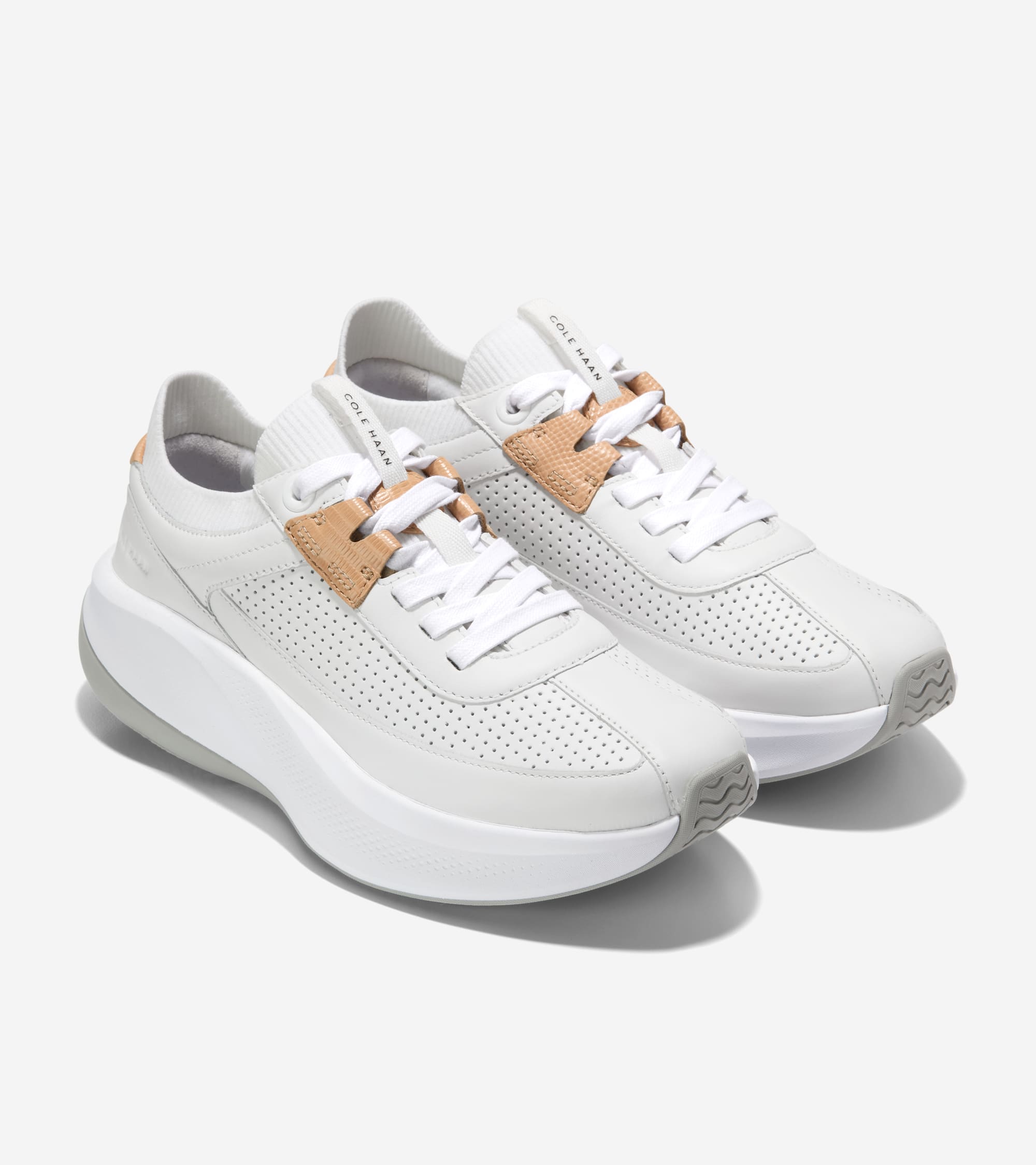 Women's GrandPrø All-Day Leather Running Shoes